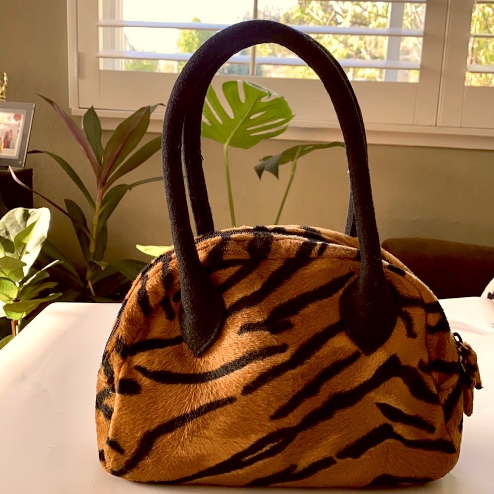 COMECO FAUX LEOPARD SMALL HANDBAG
